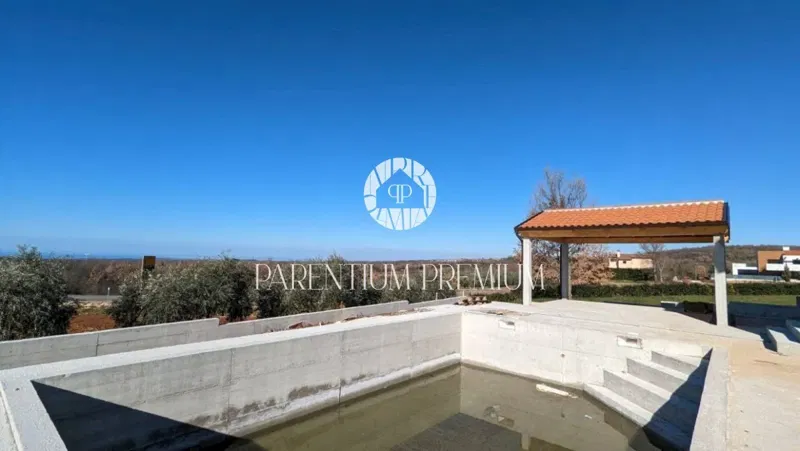 Family house with pool and sea view – 3
