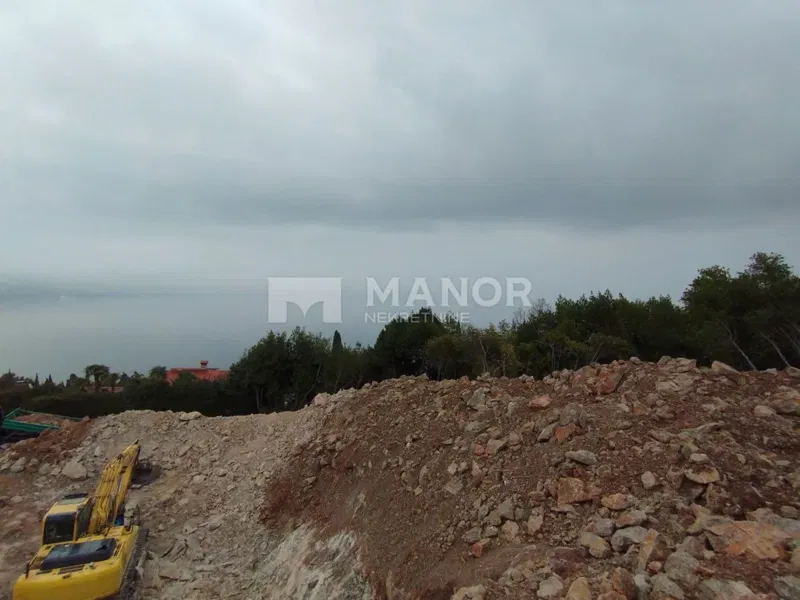 Plahuti, Opatija, 2.056m2 – 3