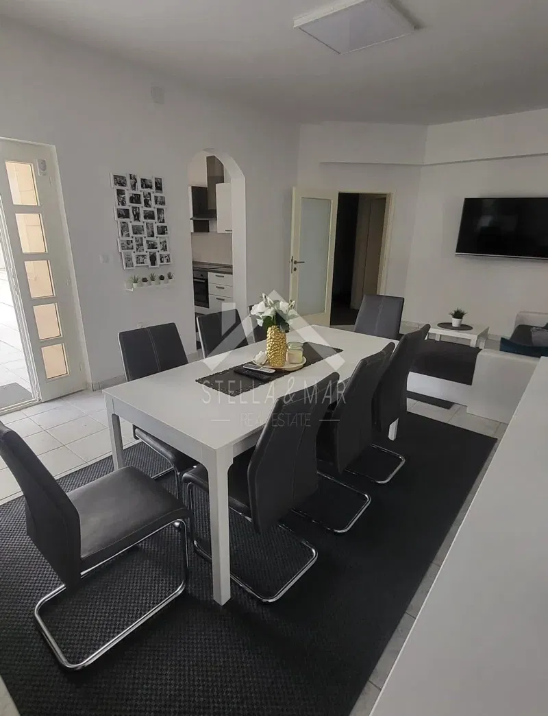 HOUSE WITH 4 APARTMENTS **OPPORTUNITY** – 3