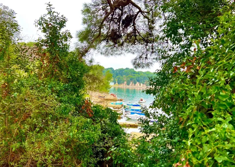 Building land, two buildings and a warehouse in the business zone, Pula, first row to the sea, Istria, Croatia – 3