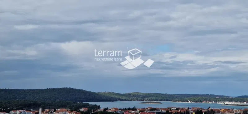 Istria, Medulin, casa indipendente 290m2 con piscina e vista mare in vendita – 2