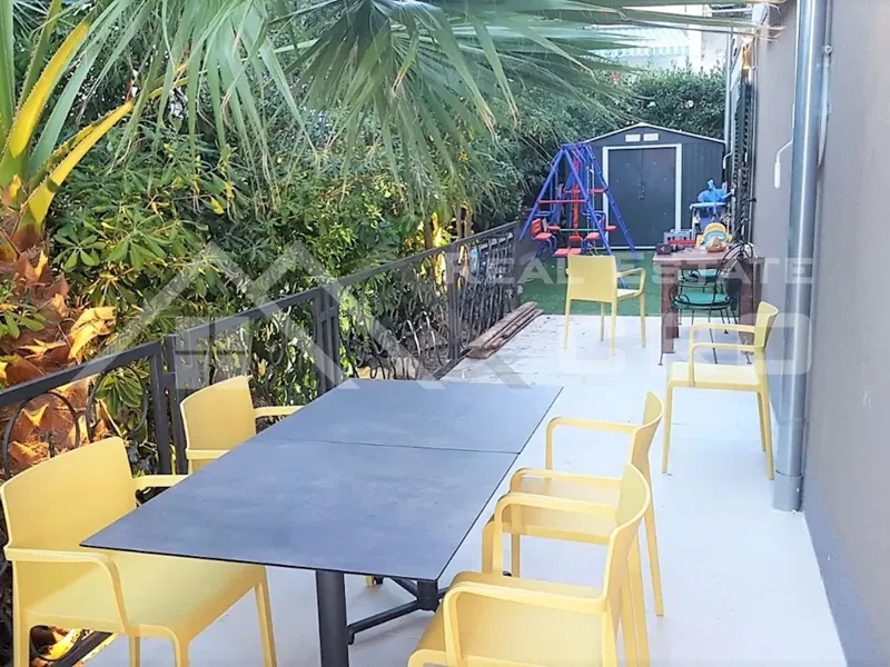 Immobili Čiovo - Casa con ristorante e tre ampi appartamenti, in posizione eccezionale, subito sopra la spiaggia, in vendita – 3
