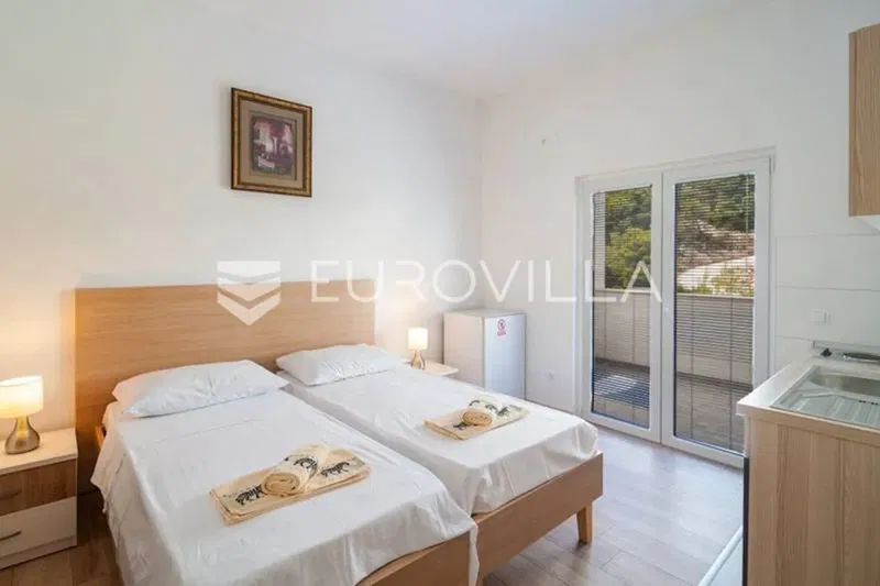 Brač-Splitska, House with a beautiful view of the bay and the sea – 3