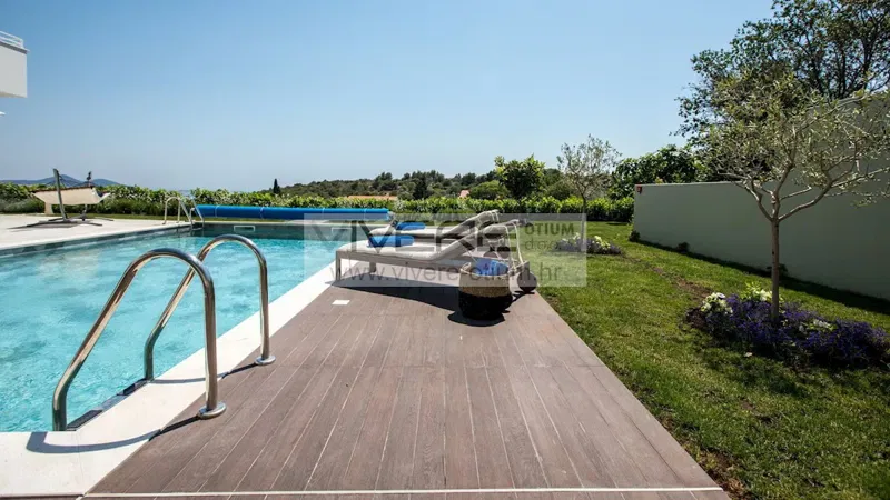 Elegant Villa with spectacular sea views – 3