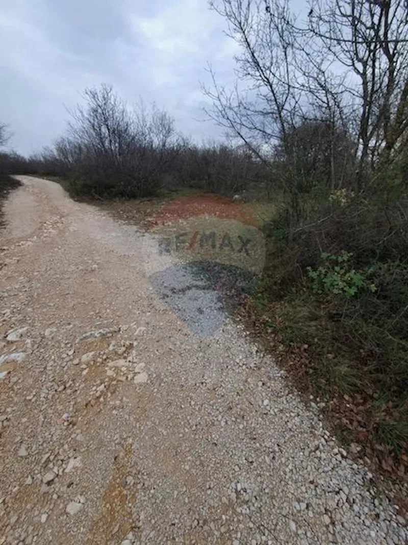 Terreno non edificabile Vrbnik, 2.604m2 – 2