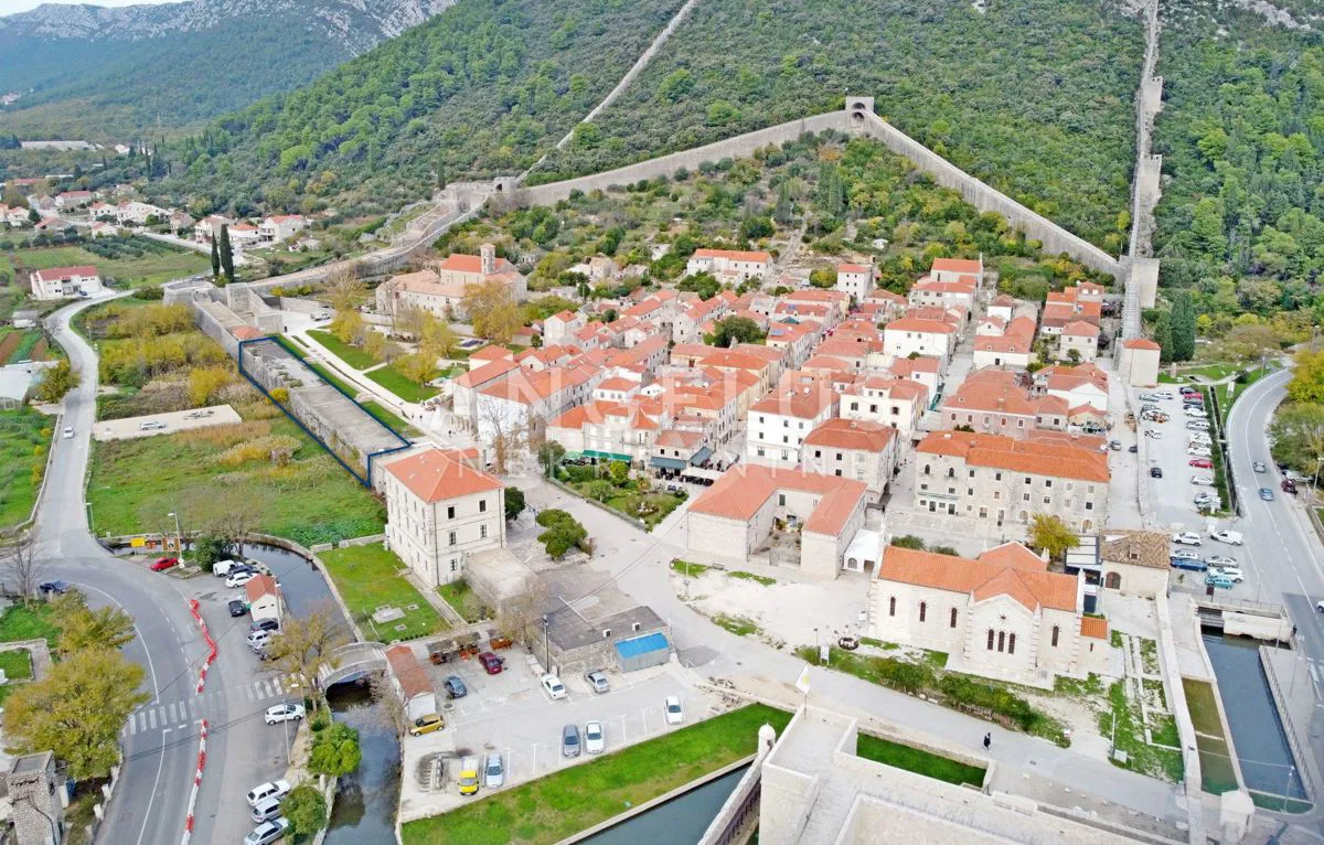 Ston, rijetka prilika za investiciju - poslovna nekretnina unutar zidina - 756 m2