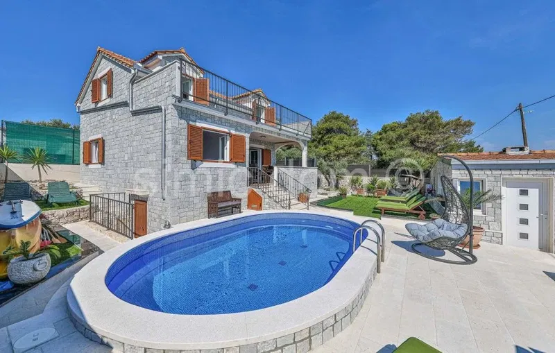 Beautiful newly-built stone villa, first row to the sea – 3