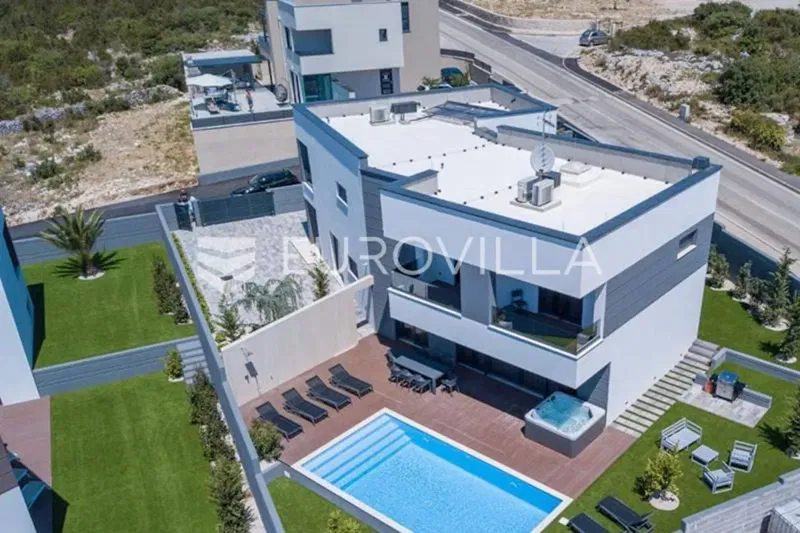 Casa Novalja – 2