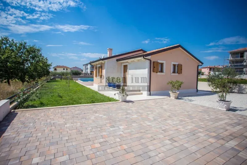 Parenzo, casa con piscina con ampio giardino – 2