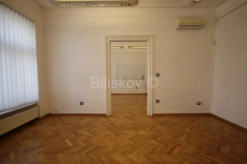 For rent, Zagreb, Donji grad, four-room apartment, loggia – 3