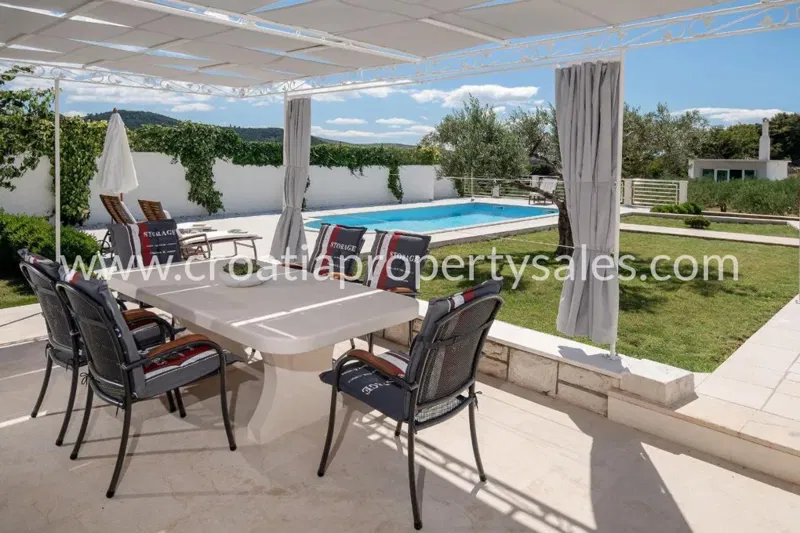 Brac, house for sale, 900.000 € – 2