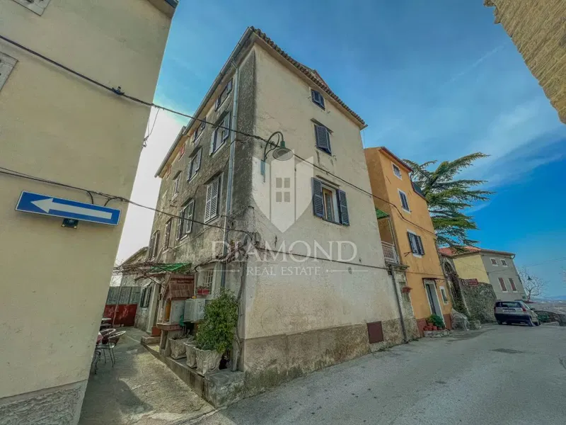 Buie, villetta a schiera in centro città – 2