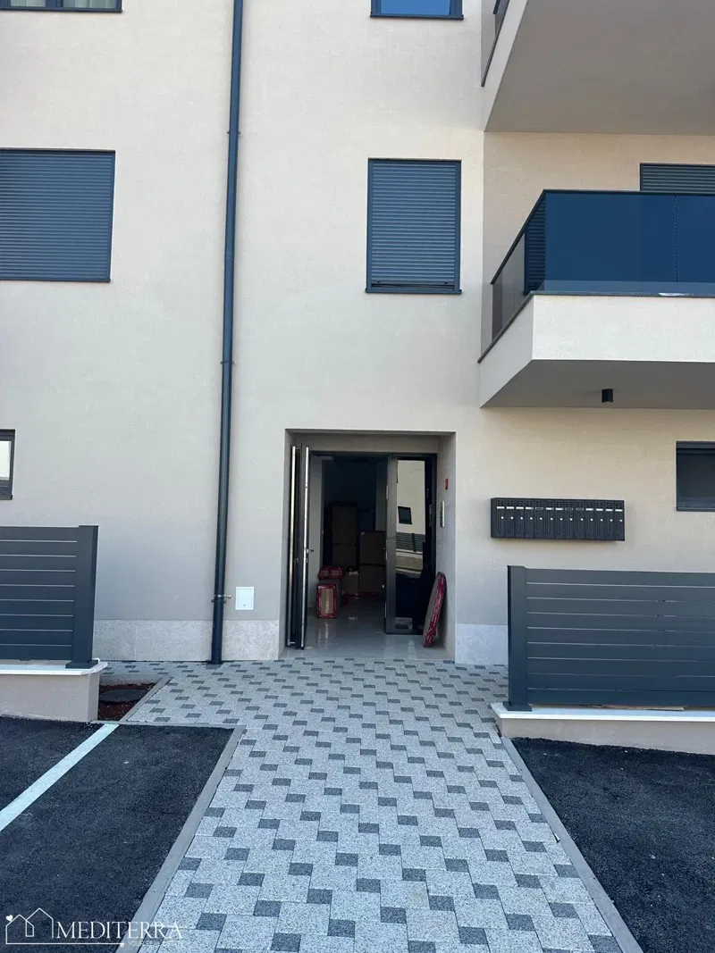 Apartment on the first floor of a new building, 800 m from the sea, Vabriga – 2