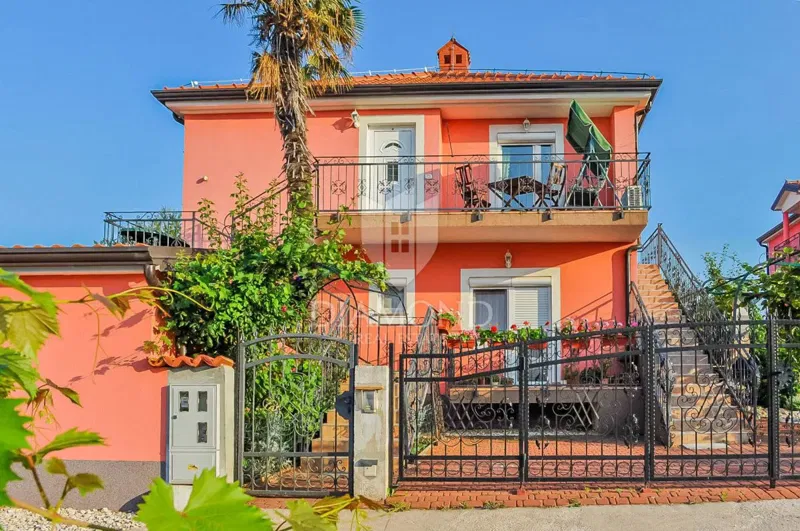 Umag, surroundings! Beautiful apartment house with a pool near the sea! – 2