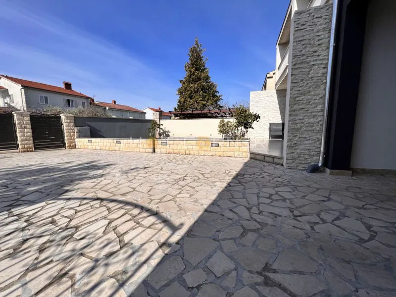 Valbandon, Fažana - 250m2 adaptirana kuće – 3