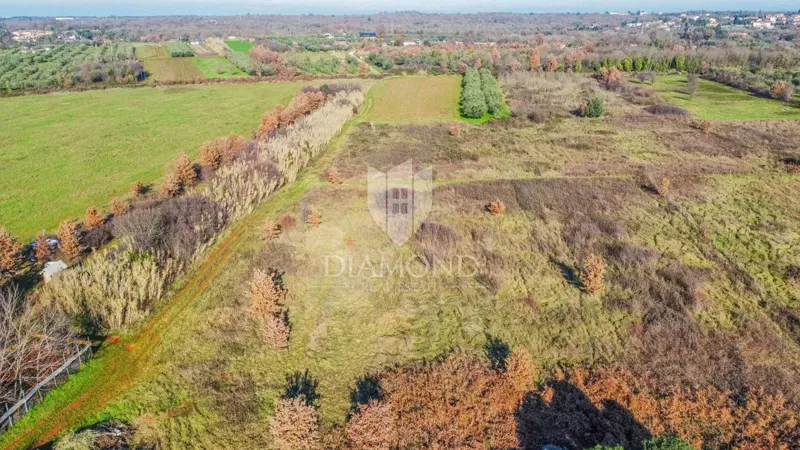 Umag, large building land for investment! – 3