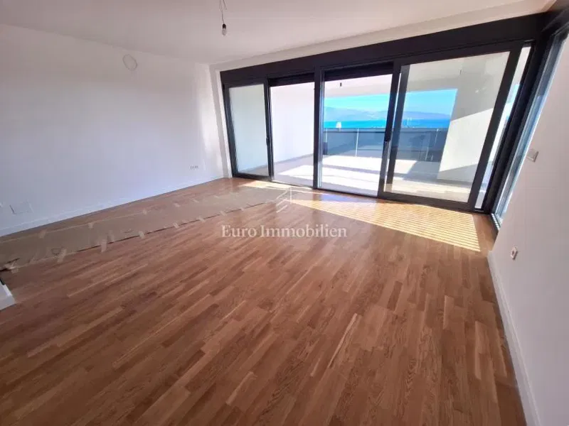 Luxury apartment with pool and terrace, city of Krk – 3