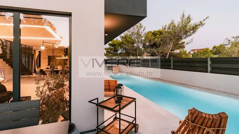 Modern designer villa in peaceful setting – 3