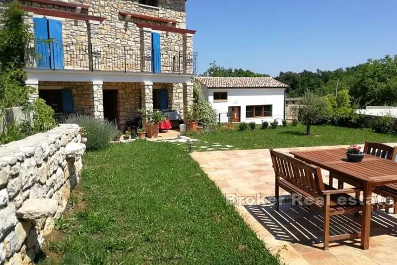 A spacious estate with a stone house – 2