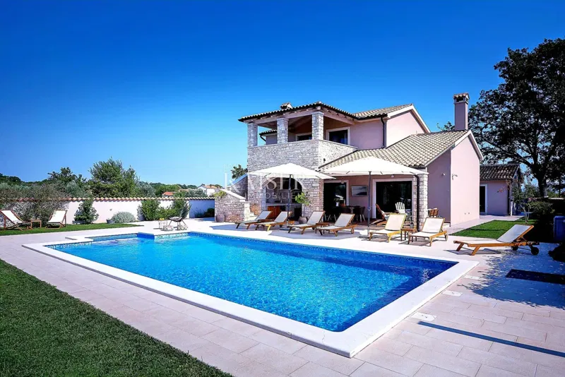 Istria - Marčana, villa with pool, 280 m2 – 2