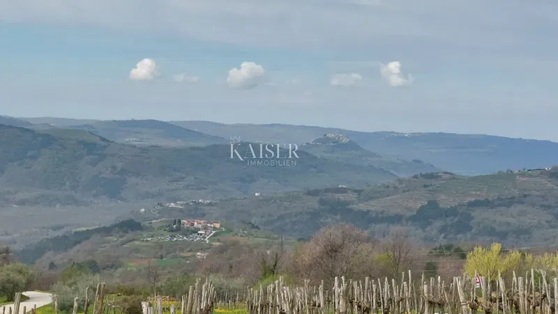 Építési telek Motovun, 1.062m2 – 3