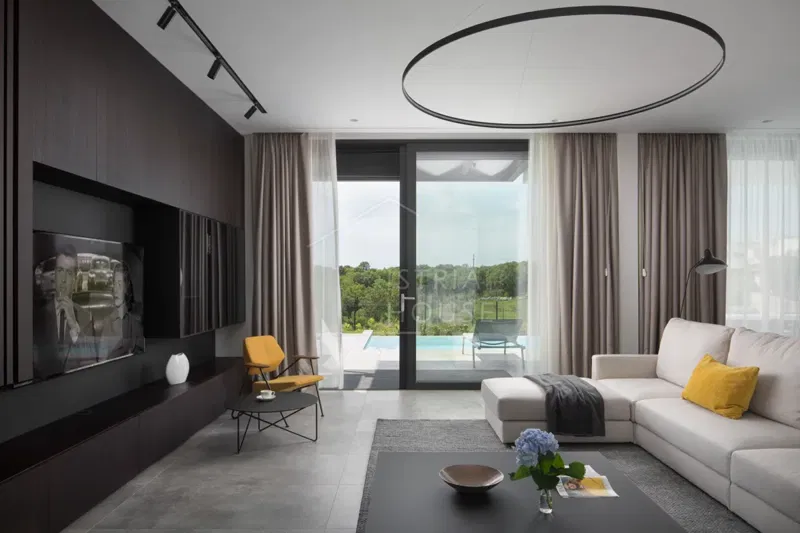 Rovinj, surroundings, Exclusive designer villa with three swimming pools – 3