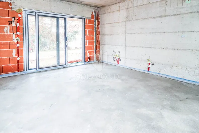 Poreč, luxury apartment in a sought-after location with a garden! – 3