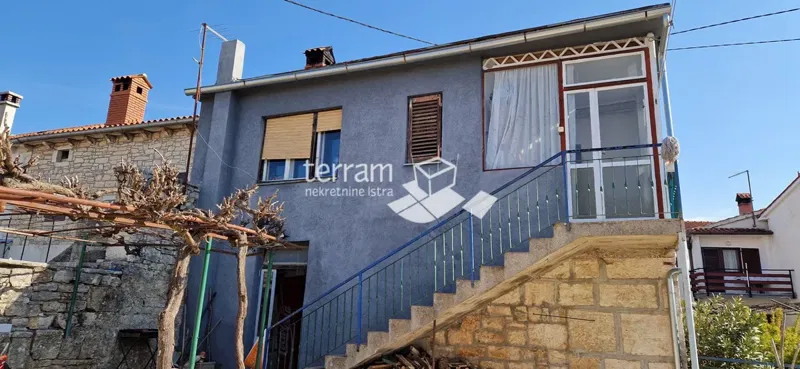 Istria, Svetvinčenat, due case in vendita, 206 m2, entrambe con terreno edificabile di 733 m2 – 2