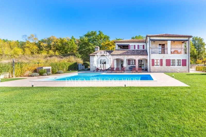 Una meravigliosa villa in pietra con un ampio giardino – 2