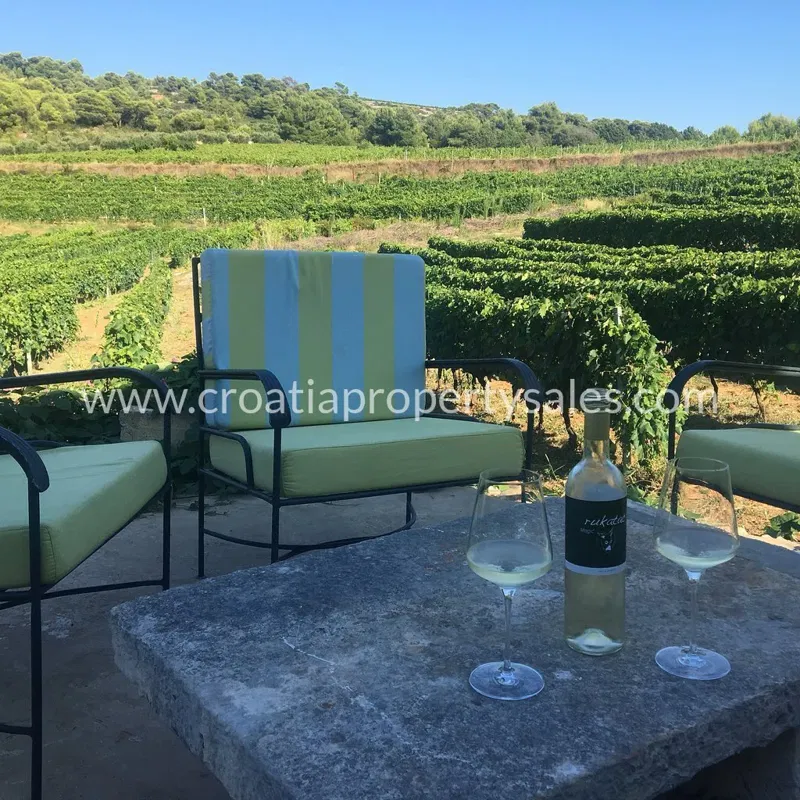 Vis, house for sale, price on request – 2
