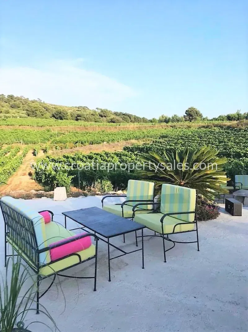 Vis, house for sale, price on request – 3