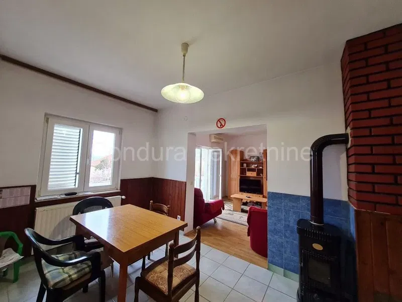 Vrsi - a house in the center of town with a spacious yard – 3