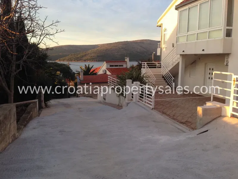 Trogir/Ciovo, house for sale, 930.000 € – 3