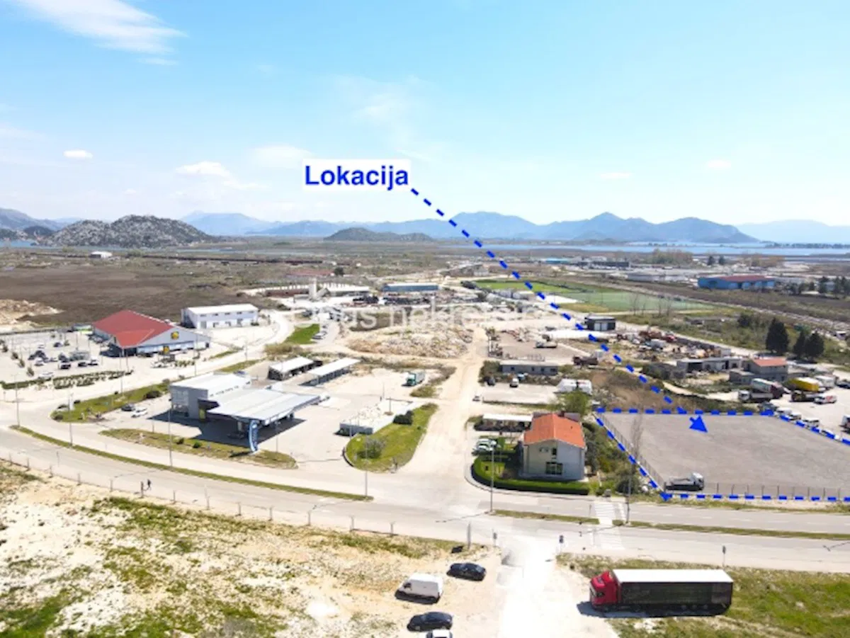 PLOČE- građevinsko zemljište 2755m2 K zona (poslovna zona)