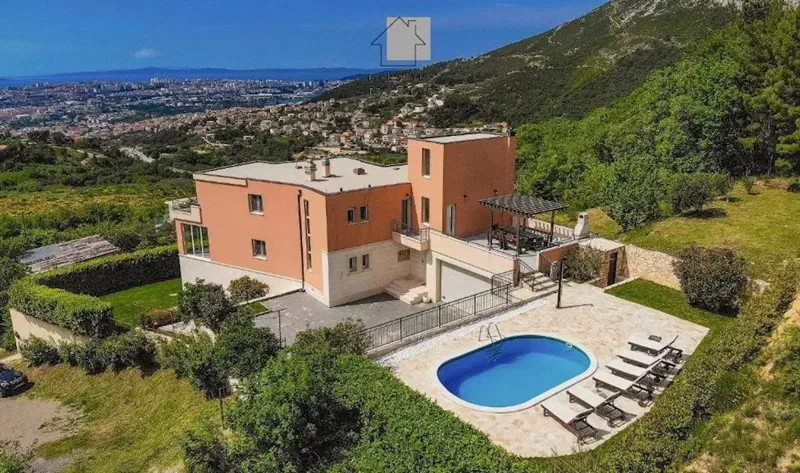 Villa di lusso con due piscine sopra Solin, a pochi chilometri da Spalato – 2