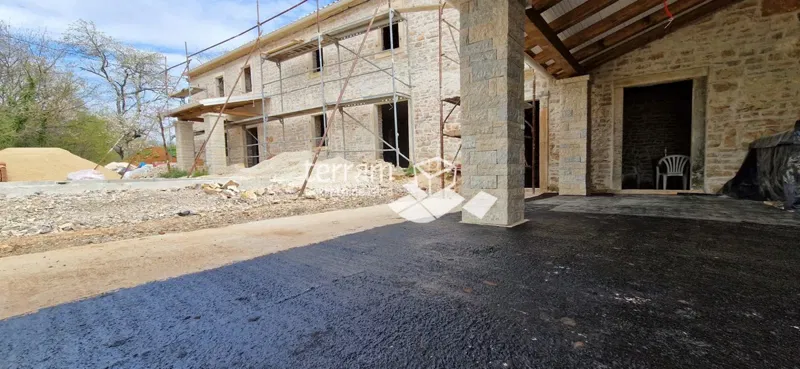 Istria, Barban, Istrian stone house 170m2 with swimming pool and garden of 2000m2, for sale – 2