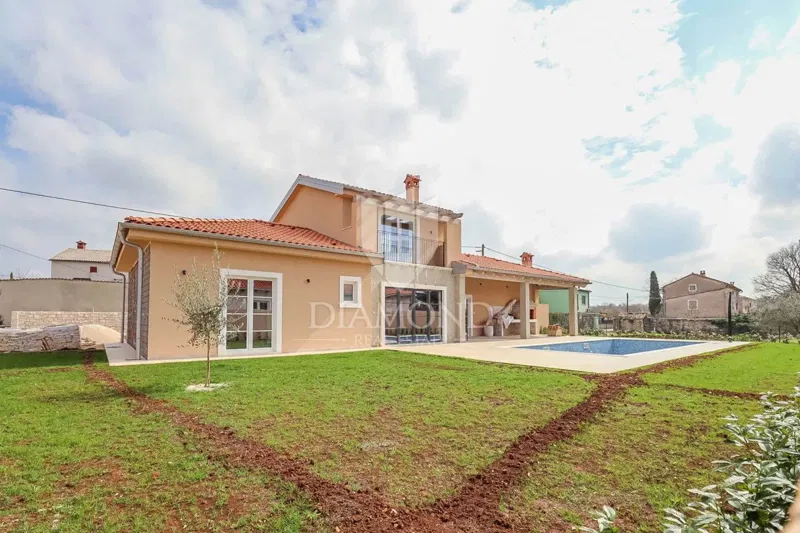 Rovigno, dintorni, ottima casa con piscina – 2