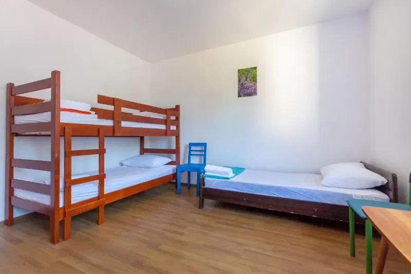 Casa dalmata a 100 m dalla spiaggia con ampio giardino e vista mare, Supetar, Brač – 2