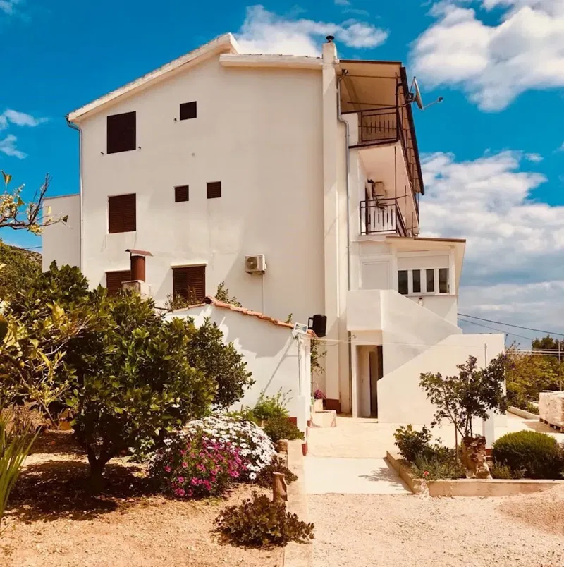 Casa indipendente con vista mare sul lato sud di Hvar – 2