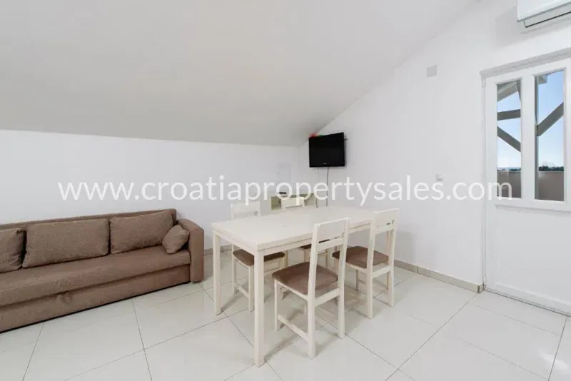 Rogoznica, house for sale, 650.000 € – 3