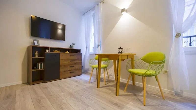 Trilocale recentemente ristrutturato nel Palazzo di Diocleziano, centro di Spalato – 2