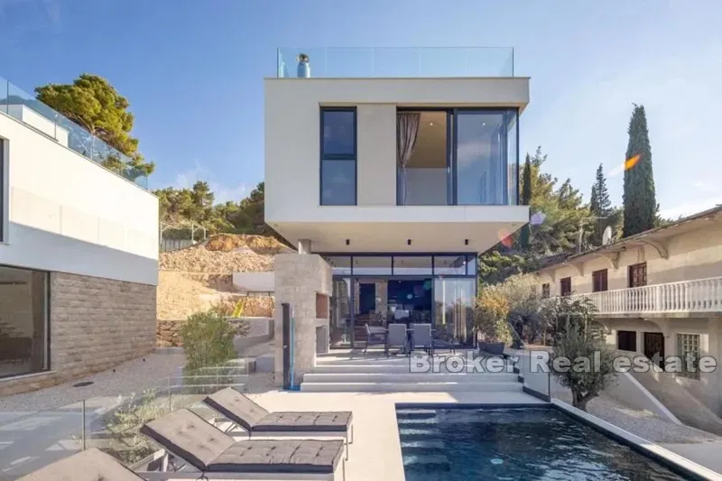 Luxury villa near the sea – 2