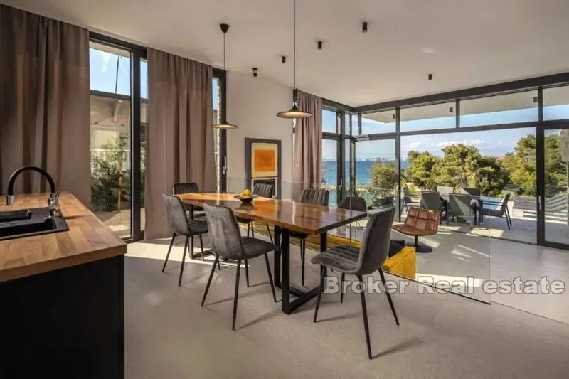 Luxury villa near the sea – 3