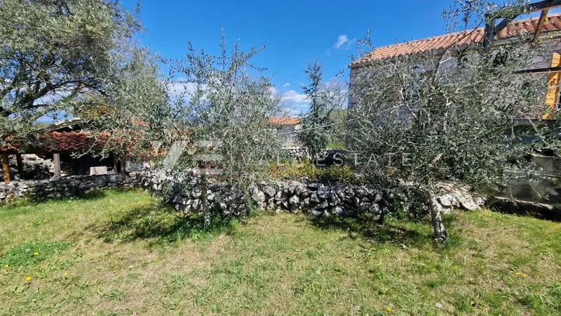 CASALE IN PIETRA RISTRUTTURATO CON VISTA MARE – 3