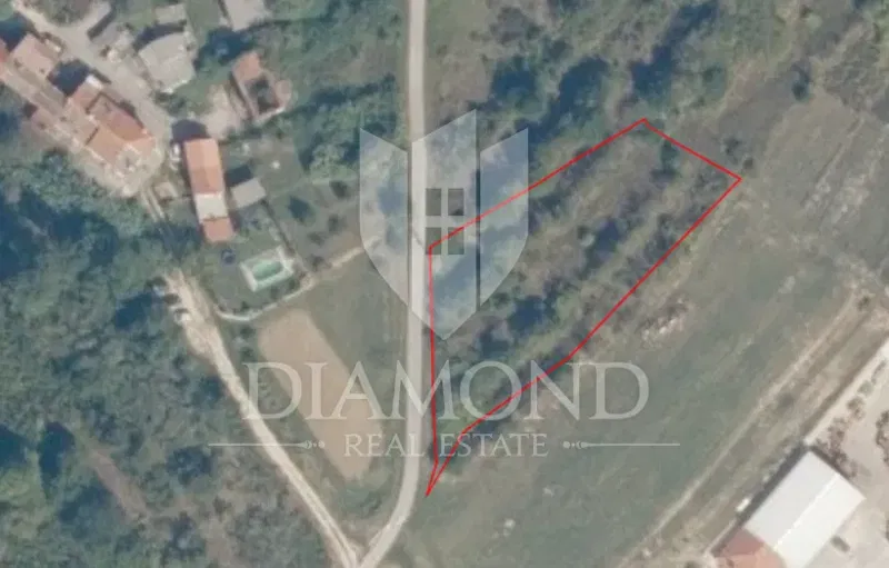 Oprtalj surroundings, land in a quiet location – 2