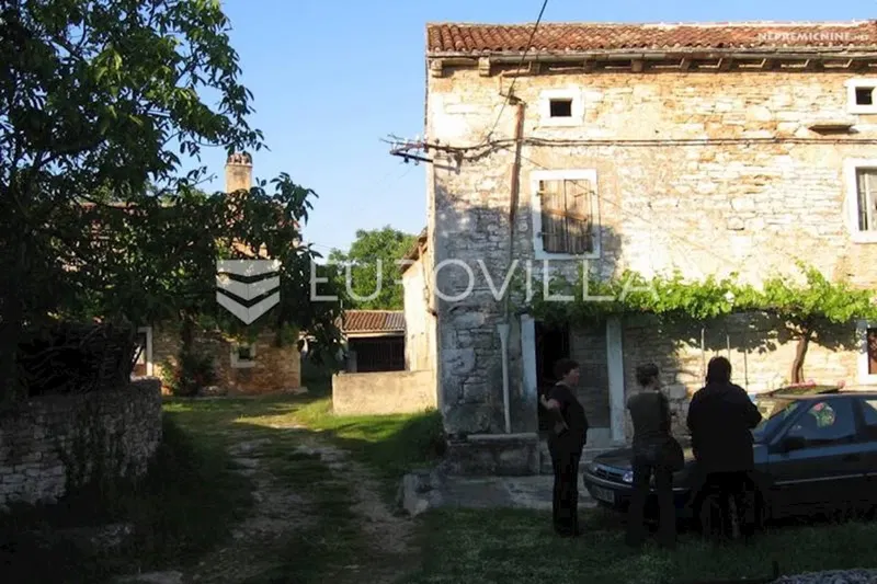 Istra, Šajini, Stone house with well 166m2 for renovation – 2