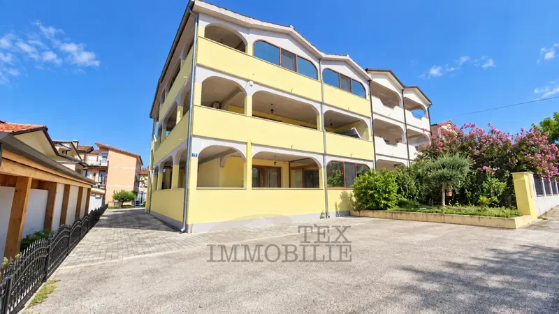 Casa con due appartamenti separati vicino a Parenzo – 3