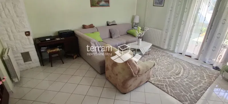 Istria, Pola, Vidikovac, casa a schiera fine 242,23 m2 con giardino 472m2, in vendita – 2