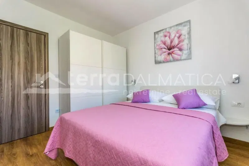 Brodarica, holiday house with swimming pool, 150 m from the sea – 3