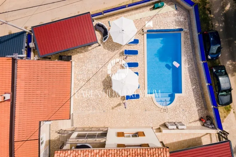 Casa con tre unità abitative – 3